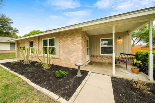 4615 Lorelei Dr, San Antonio, TX 78229-5033