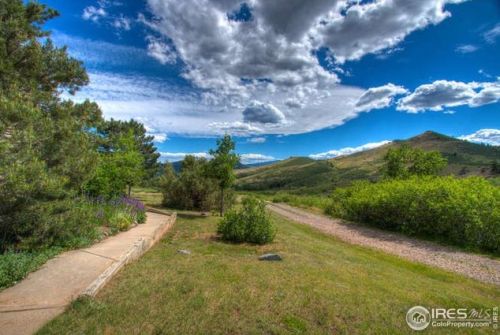 2402 Ponderosa Hl Rd, Lyons CO 80540-8432 exterior