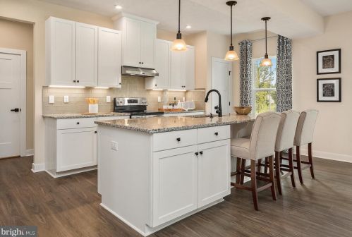 31 Winifred Dr, Hanover PA 17331-9714 exterior