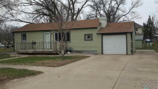 1012 3rd St, Canton SD  57013-1911 exterior