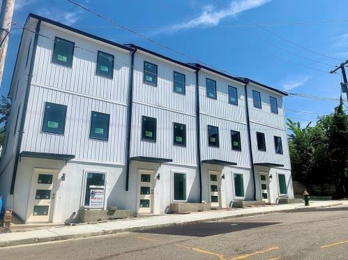 19 Danforth St, Providence, RI 02908-3610