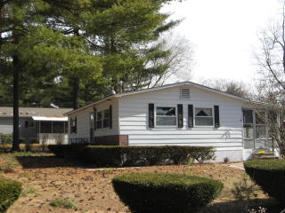 30 Sunrise Trl, Nashua, NH 03062-1255
