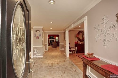 240 Airmont Ave, Mahwah, NJ 07430-1539