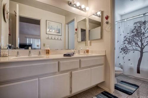 6 Whitney, Irvine CA  92620-3386 exterior