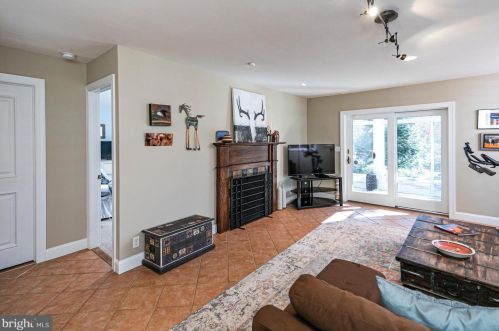 10 Alta Vista Dr, Princeton NJ  08540-7406 exterior