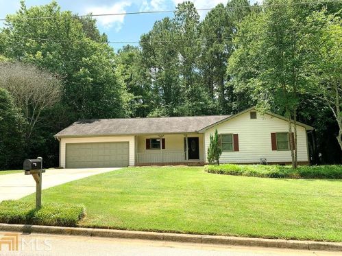 155 Forest Dr, Porterdale, GA 30016-4458