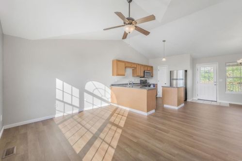 91 Valley Farms Dr, Winfield, MO 63389-2989