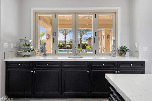 7756 Kingdom Dr, Riverside CA  92506 exterior