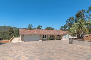 25319 Jesmond Dene Rd, Escondido, CA 92026-8919