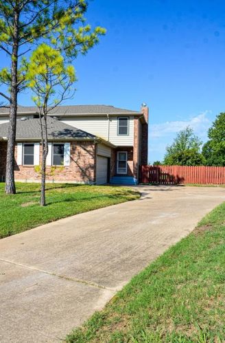 8707 Township Ct, Fort Worth, TX 76179-2906