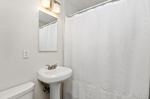 99 Monica Rd, Greenwich CT  06831-5024 exterior
