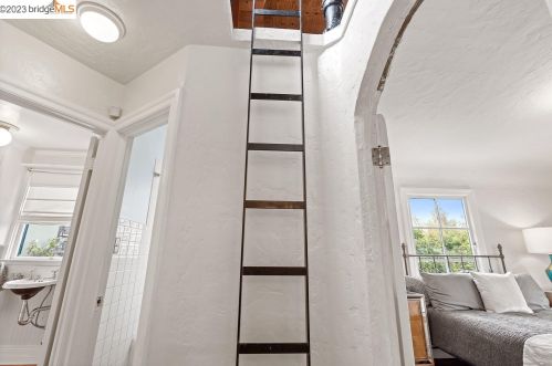 1123 Page St, Berkeley, CA 94702-1019
