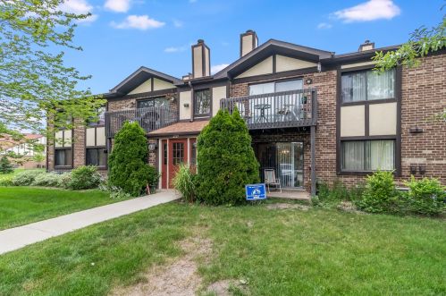 257 Stoneybrook Ln, Hanover Park, IL 60108-1855