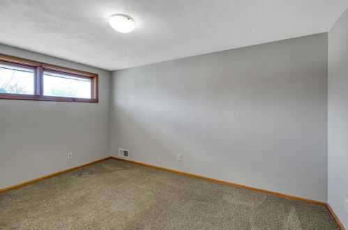 743 Iowa Ave, Saint Paul MN  55106-1017 exterior