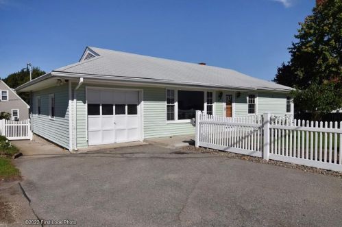 41 Mathias Ave, Tiverton, RI 02878-1329