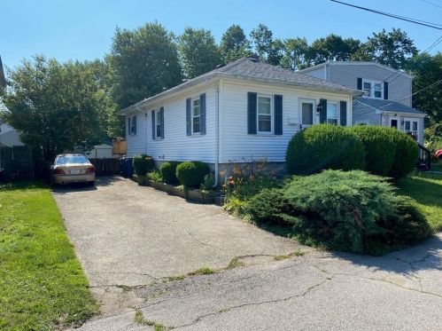 30 Tilden Ave, Warwick, RI 02888-2856