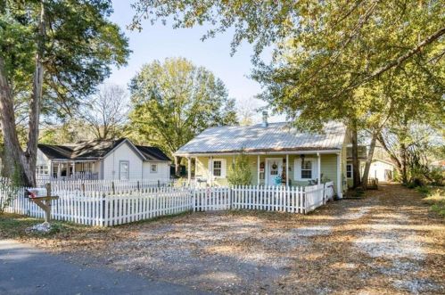 44 Fannin St, Cave Spring, GA 30124-3040