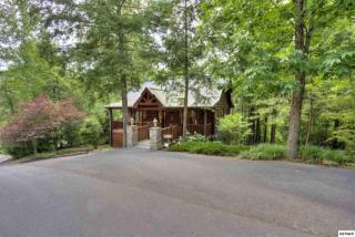 2116 Double Oaks Way, Pigeon Forge, TN 37862-7957