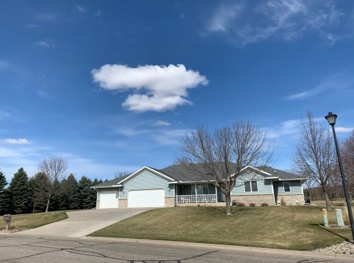 421 Country Oak Dr, Sauk Centre, MN 56378-8374