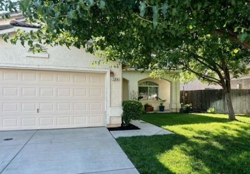 104 Oak Ct, Sharon, CA 93610-9425