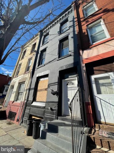 1804 27th St, Philadelphia, PA 19145-1708