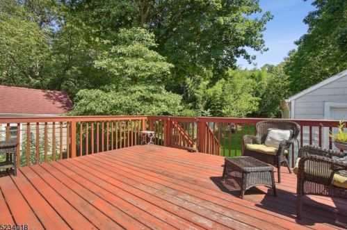 9 Crestmont Rd, Town Center NJ  07052-1601 exterior