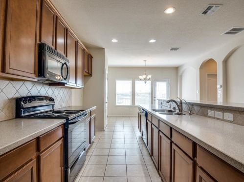 2140 Mcparland Ct, Carrollton TX 75006-2911 exterior