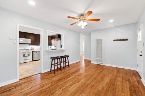 1000 Alegria Rd, Austin TX  78757-3404 exterior