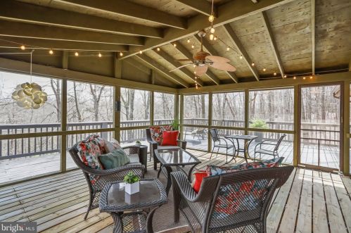 208 Pathfinder Ln, Hedgesville WV  25427-6160 exterior