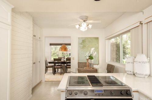 5281 Thorn Tree Ln, Irvine CA  92612-2346 exterior