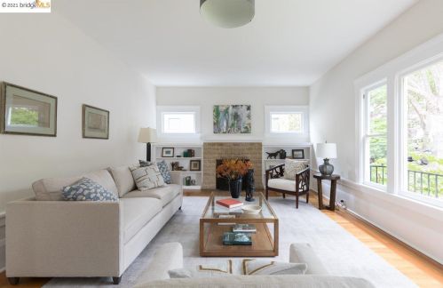 1050 Mariposa Ave, Berkeley, CA 94707-2444