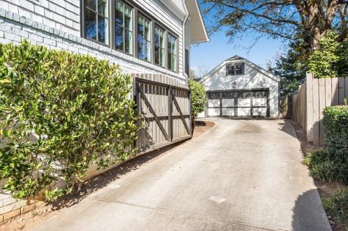 826 Hillpine Dr, Atlanta GA  30306-3225 exterior
