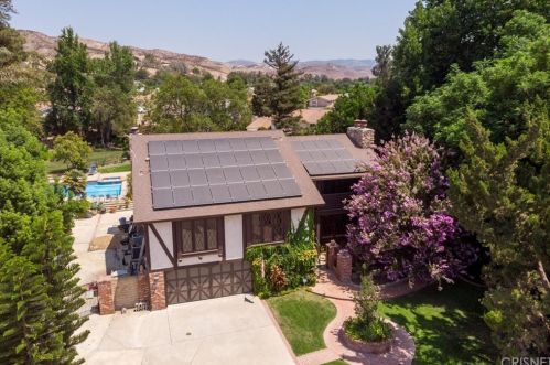 2969 Happy Ln, Simi Valley, CA 93065-1006