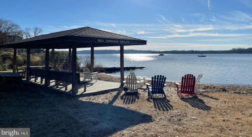 16 Severn Riv Rd, Severna Park MD 21146-4659 exterior