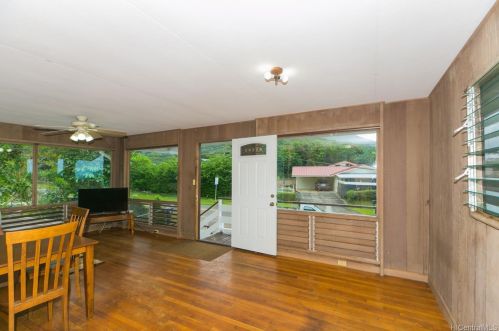47580 Ahuimanu Rd, Kaneohe, HI 96744-5404