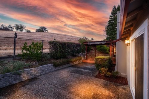 237 Briar Dr, Pacheco, CA 94553-5852