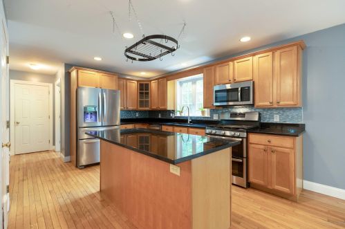 15 Eisenhower Ct, Naples, ME 04055-5052