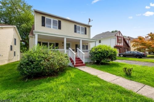 4 Weston St, Metuchen, NJ 08840-1737