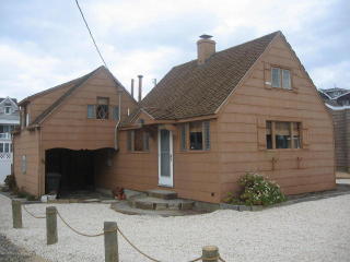 111 Kupper Dr, Mantoloking, NJ 08738-2212