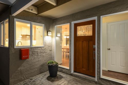 2294 Princeton St, Palo Alto, CA 94306-1327