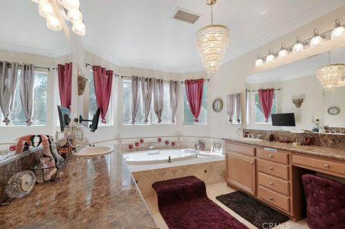 11364 Pondhurst Way, Riverside CA  92505-3471 exterior