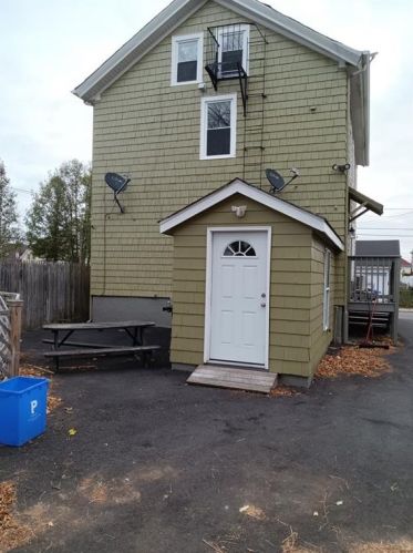 7 Viola St, Providence, RI 02909-4524