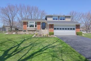 660 Londonberry Ln, Lemont IL  60440-1017 exterior