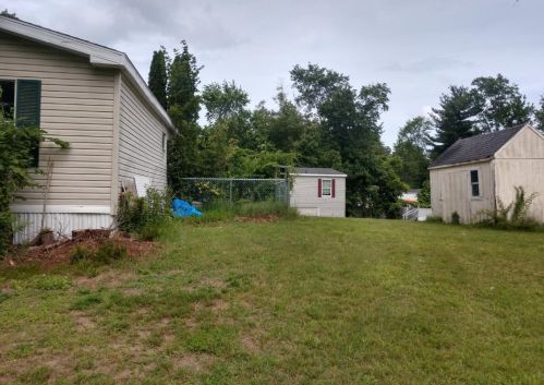 1 Moores Ln, Seabrook, NH 03874-4550
