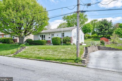 161 69th St, Harrisburg, PA 17111-4417