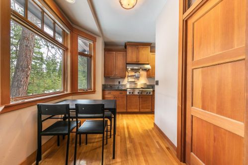 11874 Rainbow Dr, Truckee CA  96161-2761 exterior