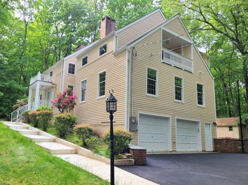 29 Mount Pleasant Rd, Dover, NJ 07869-4830