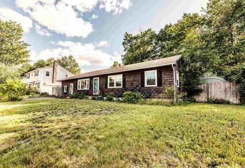 39 Sanborn Dr, Nashua, NH 03063-3402