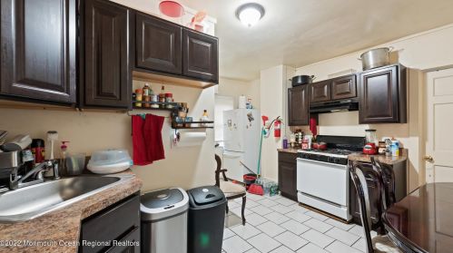 1512 Summerfield Ave, Tinton Falls NJ 07712-6918 exterior