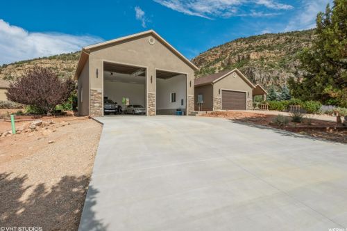 2217 Tu Ee Trl, Chekshani Cliffs, UT 84757-5144